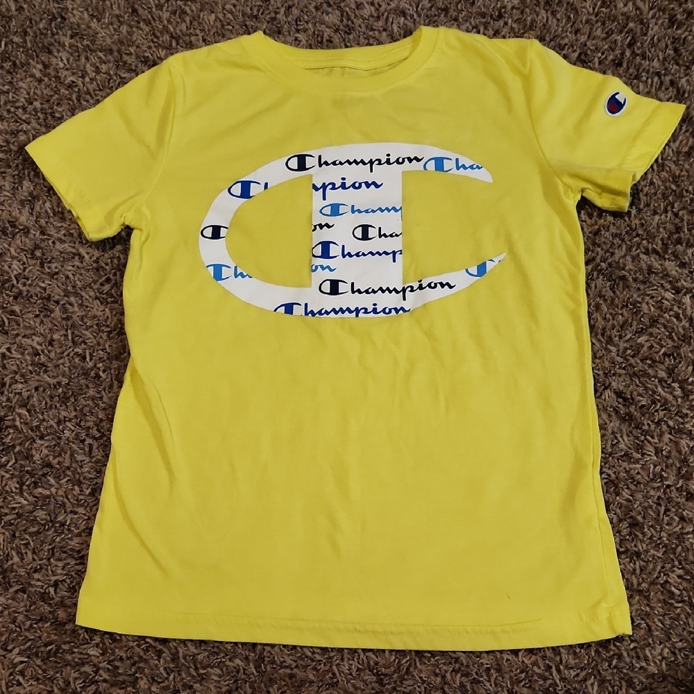Champion Tshirt 💛